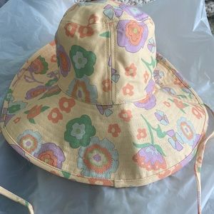 NEW Lack of Color Holiday Bucket Hat— NEVER WORN, TAGS STILL ATTACHED
